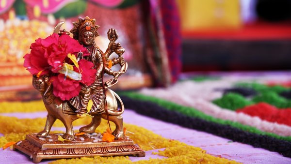 This Navratri, Surprise All the Women in Your Circle with Gifts They'll Adore! 10 Relevant & Useful Navratri Gifts for Ladies in 2019