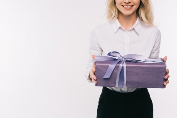 10 Great Corporate Gifts to Give in Chennai & 5 Wholesale Dealers to Buy From. Also Learn How Corporate Gifting Is Key to Get Ahead of Your Competition!