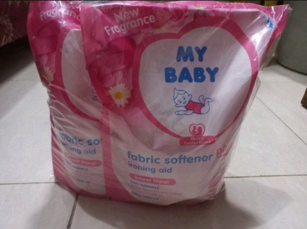 10 Rekomendasi Pewangi Pakaian Bayi yang Aman untuk Kulit si Kecil (2023)