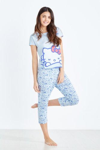 Tetap Imut saat Terlelap dengan 8 Model Baju Tidur Hello Kitty Terbaru