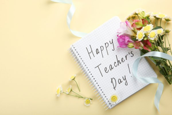 10 món quà 20 11 ý nghĩa nhất tặng thầy cô giáo (năm 2020)