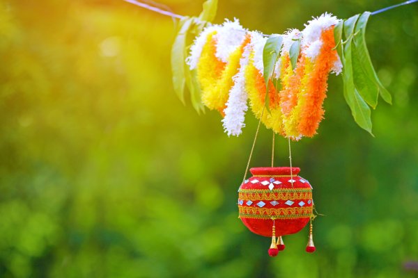 Revel in the Happiness and Joy of Krishna Janmashtami: 10 of the Best Janmashtami Gifts to Give This Festive Season (2019)