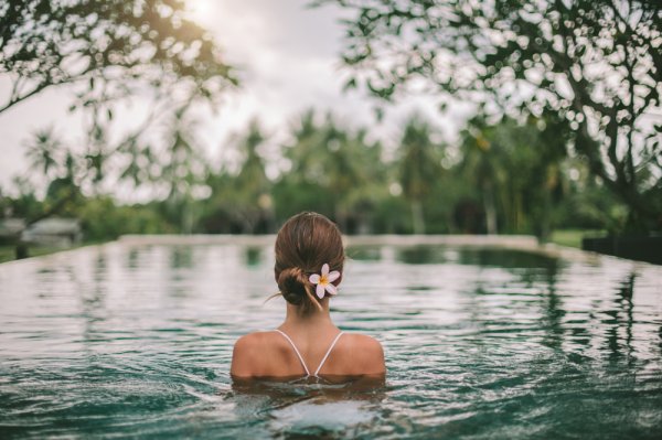 14 Rekomendasi Hotel Private Pool di Bali untuk Honeymoon (2023)