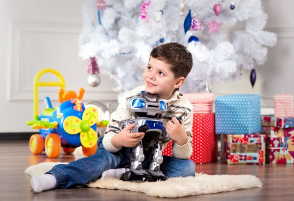 小学1年生の男の子に人気のクリスマスプレゼント32選 ゲームやスポーツ用品などのおすすめを紹介 年最新 ベストプレゼントガイド