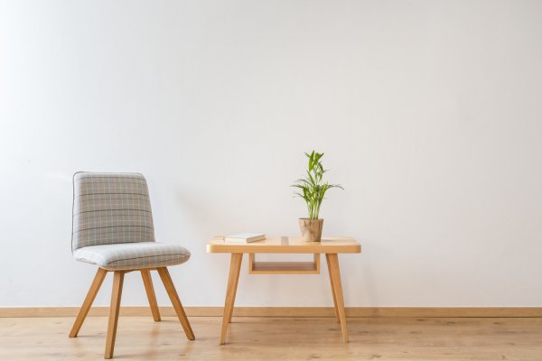10 Pilihan Kursi Kayu yang Unik untuk Dekorasi Ruangan	