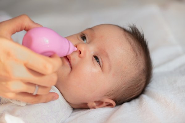 Inilah 12 Rekomendasi Alat Penyedot Ingus Bayi yang Aman (2022)