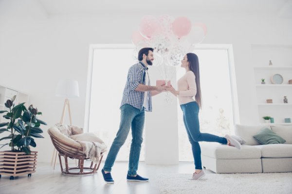 Celebrate Friendship Day with Your Partner and Best Friend: 10 Lovely Friendship Day Gifts for Your Husband in 2019