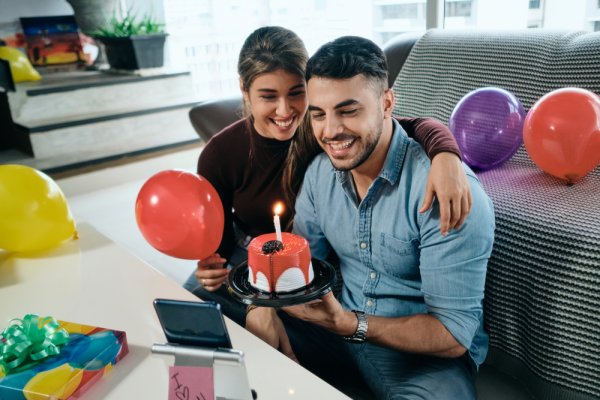 Gợi ý 10 món quà sinh nhật thiết thực cho bạn trai tuổi 20 (năm 2021)