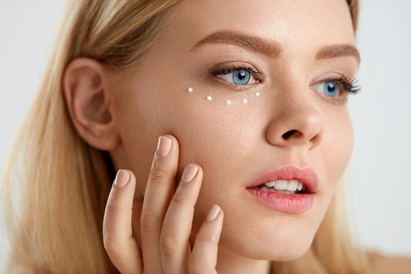 Hindari Keriput dan Kantung Mata, Ini Rekomendasi Eye Cream Buatan Indonesia yang Patut Anda Pertimbangkan (2020)