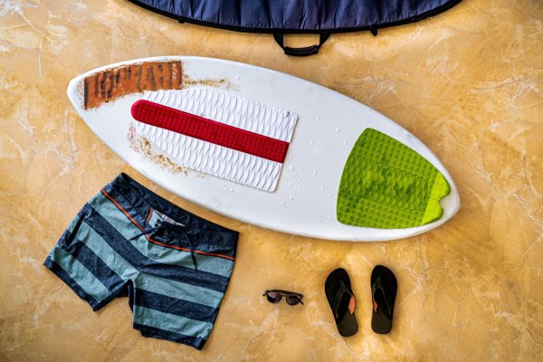 13 Rekomendasi Boardshort yang Bikin Anda Tetap Keren Saat Beraktivitas di Air (2023)