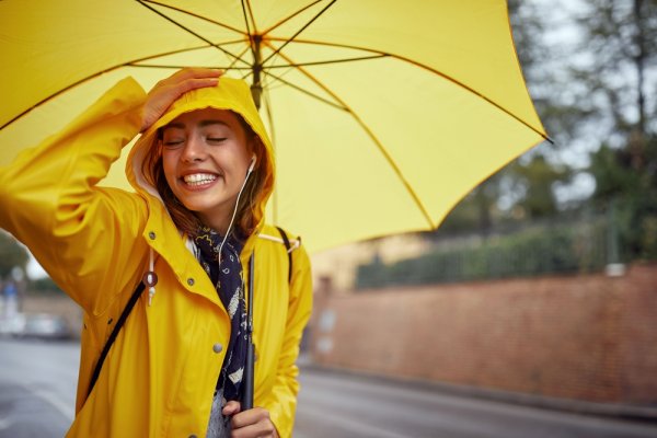 10 Rekomendasi Payung Lipat Otomatis yang Wajib Ada di Tas Saat Musim Hujan (2023)