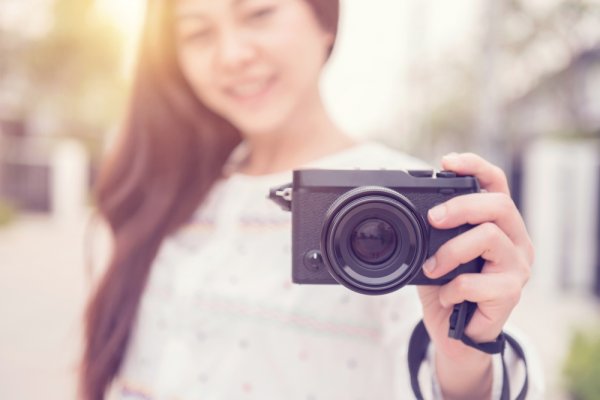 10 Rekomendasi Kamera Mirrorless Murah dan Berkualitas yang Tidak Akan Menguras Dompetmu (2023)