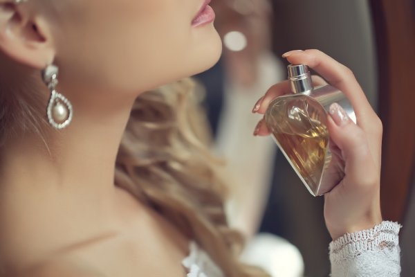 Make Your Presence Felt Wherever You Go: Discover the Best Perfumes Under 2000 for Both Men and Women to Announce Your Arrival and Make Any Occasion Memorable (2023)