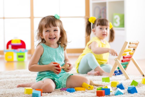 Top 10 bộ đồ chơi trí tuệ cho bé giúp kích thích trí não và tư duy phát triển (năm 2022)