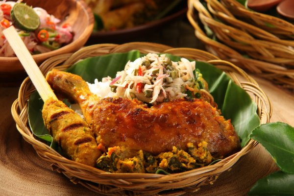 Yuk Mampir ke 8 Tempat Nasi Campur Bali yang Recommended Ini (2023)