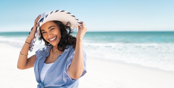 15 Rekomendasi Topi Pantai, Perlindungan dari Sinar UV sekaligus Gaya Trendi (2023)