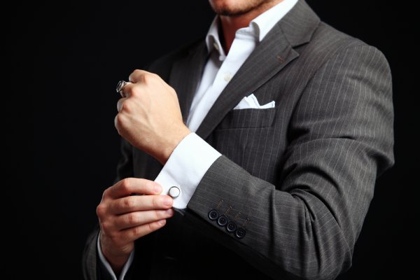 Tips on Choosing the Right Office Wear for Men: The Dos and Don'ts and How to Co-ordinate Casual and Formal Dressing to Create the Right Office Wear for Men. (2022)