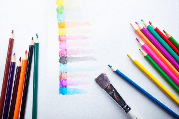 Top 10 bộ bút màu chì nước cho người đam mê hội họa từ học sinh tới chuyên nghiệp (năm 2022)