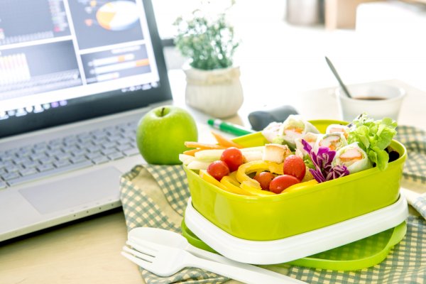 Enjoy a Healthy Home-Cooked Meal in Office: Check out the Top Tiffin Boxes for Office and Important Tips to Keep in Mind to Buy the Perfect One for Yourself (2022)