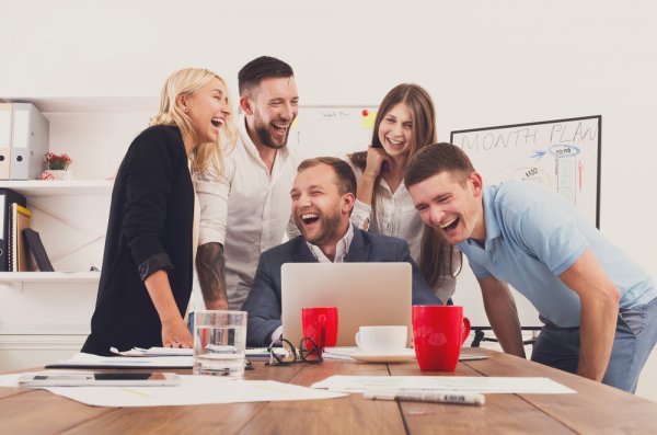 Every Office Needs a Little Fun and Excitement! Tickle Your Boss' Funny Bone with These Top 10 Funny Gifts for Your Chilled Out Boss! (2019)