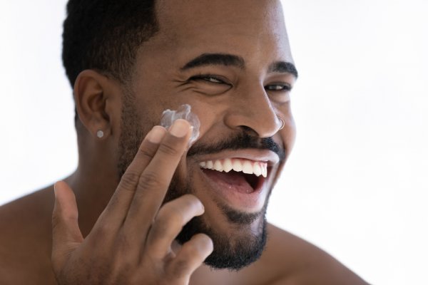 The Best Men's Anti-aging Skincare Products in 2021! Learn Helpful Ways to Take Proper Care of Your Skin and Ideal Skincare Products for Men.