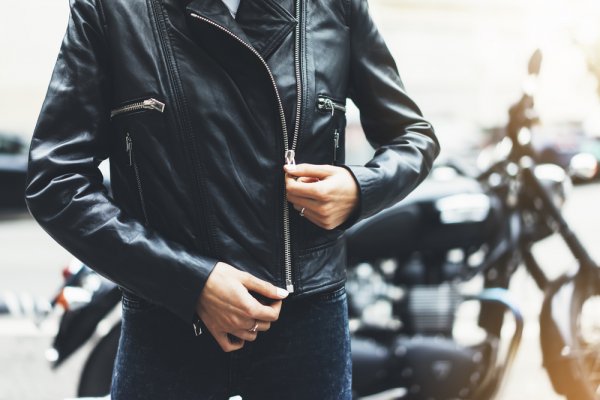 10 Rekomendasi Jaket Touring yang akan Membuat Anda Makin Keren dan Tetap Terlindungi Selama Perjalanan (2023)