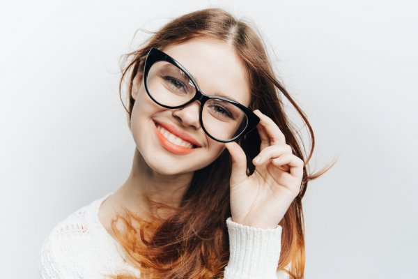 Tampil Oke Maksimal dan Gaya Dengan 10 Kacamata Keren Berikut! (2018)