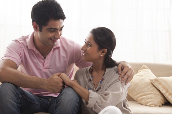 Make Him Go Gaga, Buy a Karwa Chauth Gift for Your Husband: Surprise and Amaze Him with Our 10 Amazing Gift Ideas (2019)