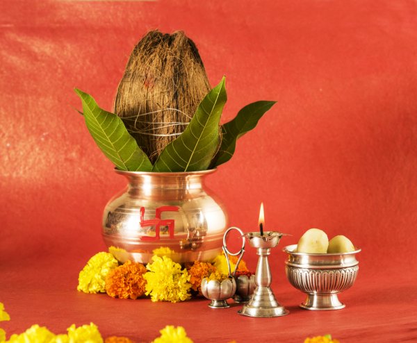 10 Ideal Return Gifts for Vastu Shanti to End Your Housewarming Party on the Right Note