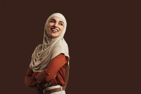 14 Rekomendasi Hijab Syar'i Cantik, Wanita Semakin Tampil Nyaman dan Percaya Diri (2023)
