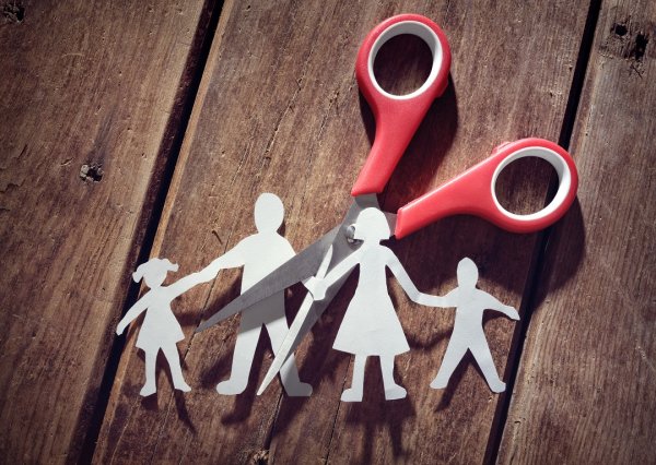 How to Raise a Child After Divorce? Co-Parenting Tips for 2021 to Keep Your Child the Priority After a Divorce