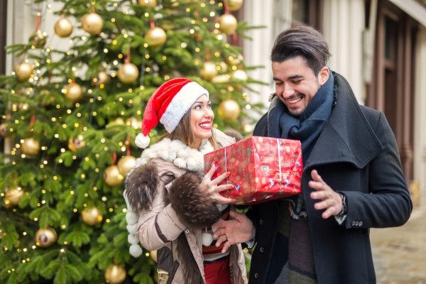 Gợi ý mua 10 món quà tặng Giáng Sinh ý nghĩa cho người yêu (năm 2020)