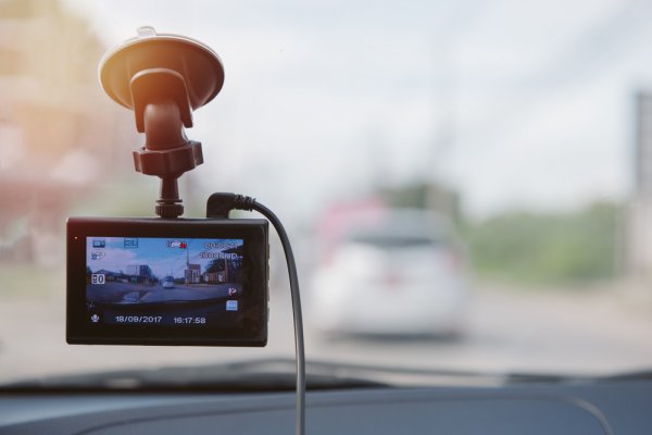 15 Rekomendasi Dashcam Mobil Terbaik dan Berkualitas agar Berkendara Jadi Lebih Aman! (2023)