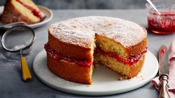 3 Simple and Delicious Sponge Cake Recipes to Serve as Inspiration for the Budding Baker. Plus Tips for Novice Bakers (2019)