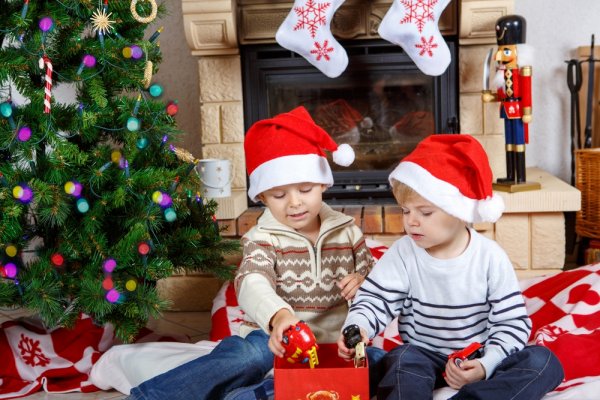 男の子に人気のクリスマスプレゼントランキング こどもが喜ぶおもちゃをご紹介 ベストプレゼントガイド