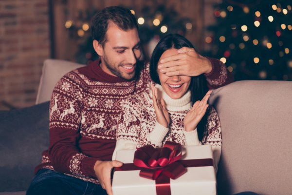 Top 10 món quà Giáng Sinh dành tặng cho bạn gái ý nghĩa (năm 2020)