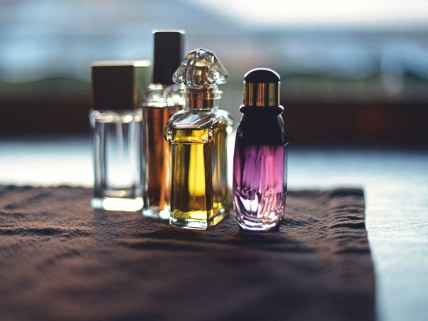 Choosing the Perfect Perfume can be a Difficult Choice, Especially When Online: A Guide to Help You Choose the Best Fragrance for Men ad Women under 1,000 that are Making Everyone’s ‘Must-Have’ List for 2020.