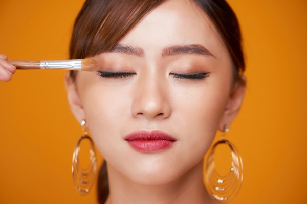 15 Rekomendasi Eyeshadow Korea Terbaik dan Berkualitas agar Mata Terlihat Lebih Hidup (2023)