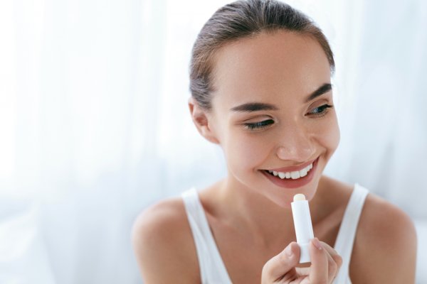 Bibir Sehat dan Natural dengan 7 Rekomendasi Lipbalm yang Sempurnakan Pesona Wajahmu (2020)