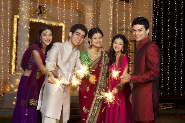 12 Cool Budget Friendly Diwali Gifts for Friends Plus Tips to Get Great Deals(Updated 2020)