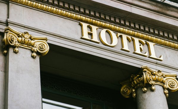 10 Hotel Mewah yang Menjadi Incaran para High End Traveler (2023)