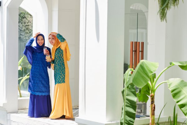10 Rekomendasi Baju Pesta Muslim yang Fashionable namun Tetap Syar'i (2023)