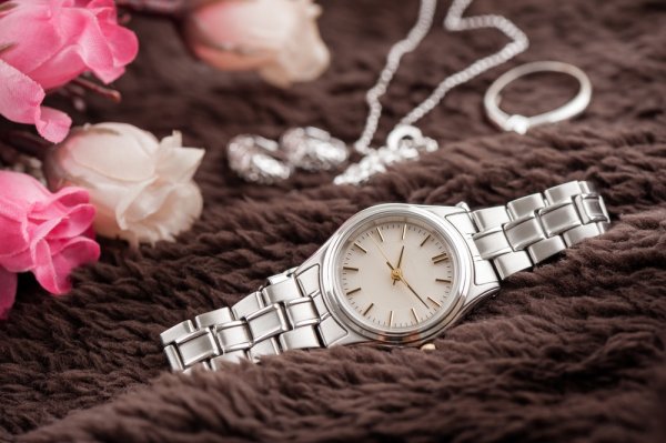 彼女、妻、母へのプレゼントに人気の腕時計 レディースブランド 