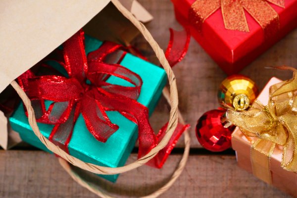 Mách bạn 10 shop quà Noel đáng mua nhất (năm 2020)