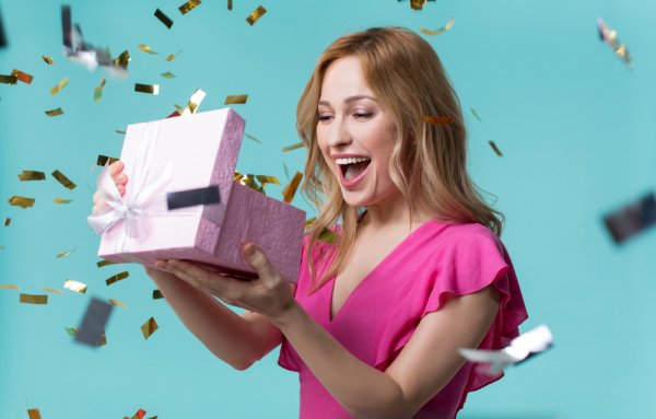 Top 10 món quà ý nghĩa tặng cho bạn nữ ngày sinh nhật (năm 2021)