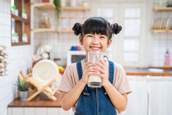 Penuhi Nutrisi Anak dengan 10 Rekomendasi Susu Formula untuk Pertumbuhan Tulang Anak (2023)