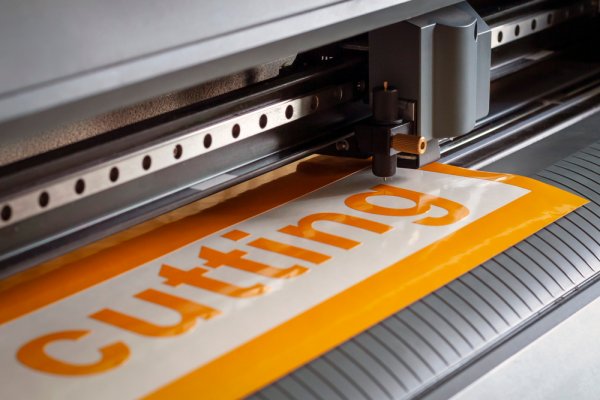 10 Rekomendasi Mesin Cutting Sticker Terbaru dan Canggih untuk Hobi atau Industri! (2023)