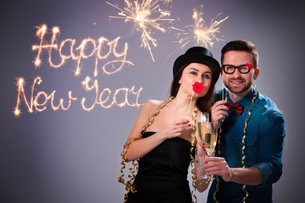 Что подарить парню на Новый год: сделайте его незабываемым с помощью этих 10 крутых идей и 3 способов укрепить отношения