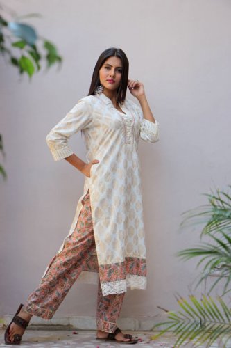 Kurta with Trousers Can Be a Deadly Combination That You Can Wear on Any Occasion: Sizzle in These 10 Kurti and Trouser Sets Like a Diva (2019)