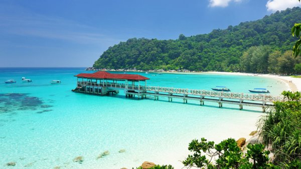From White Sandy Beaches to Skyscrapers, Malaysia Has it All! Here are the 10 Best Places to Visit in Malaysia (2019)